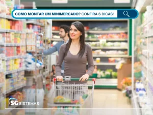 Mulher com carrinho em corredor de supermercado. Atrás dela, um homem está fazendo compras