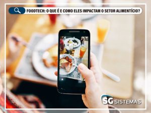 Imagem de uma celular com fotos de comidas