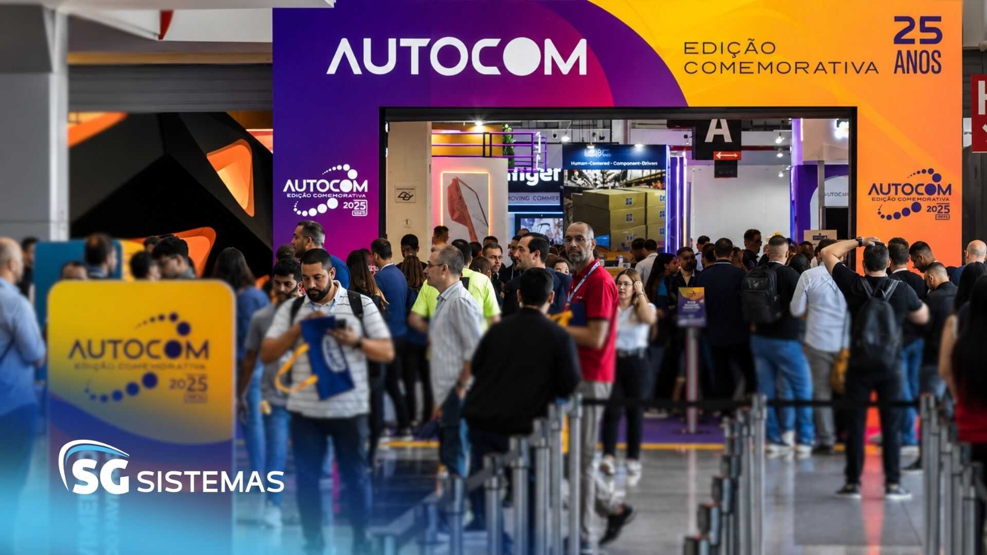 Visitantes na entrada da Autocom Edição Comemorativa